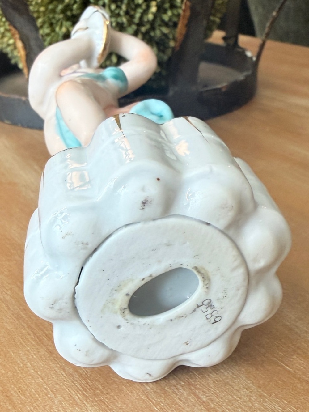 Vintage Porcelain Cherub Flower Frog - Picture 10 of 14